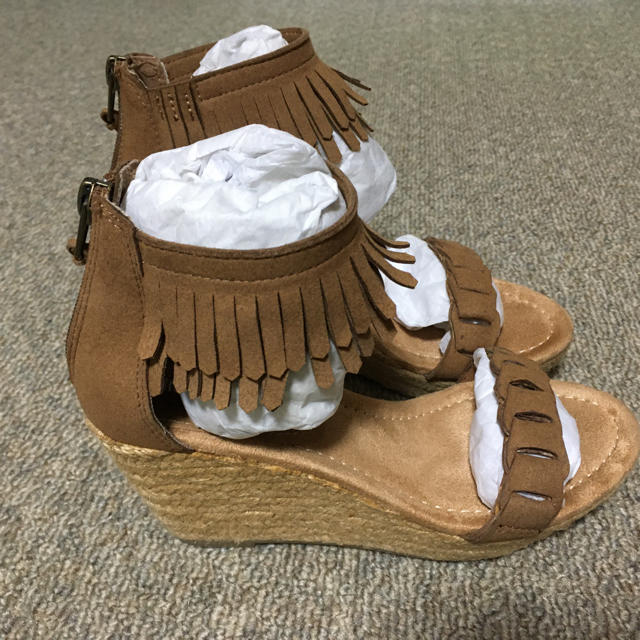 Minnetonka(ミネトンカ)の【新品】MINNETONKA ヒールサンダル レディースの靴/シューズ(サンダル)の商品写真