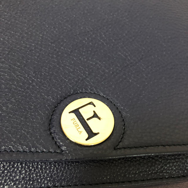 Furla(フルラ)のFURLA 肩掛けバッグ【美品中古】 レディースのバッグ(ショルダーバッグ)の商品写真