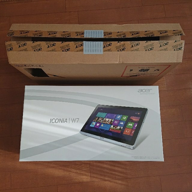 ICONIA W700 タブレットPC