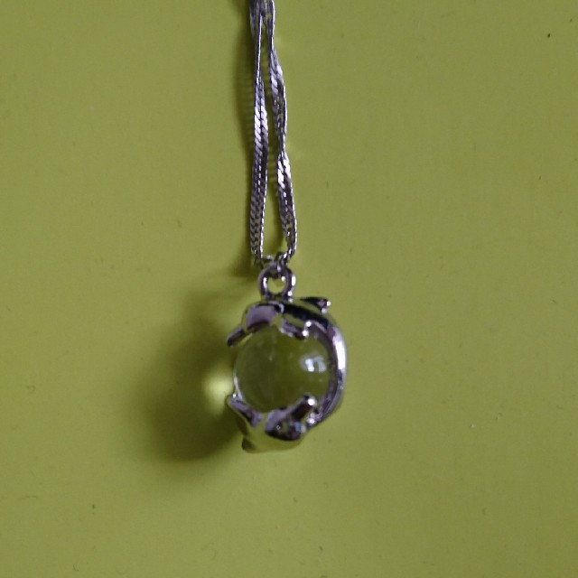 イルカモチーフ水晶イヤリング&ネックレス レディースのアクセサリー(ネックレス)の商品写真