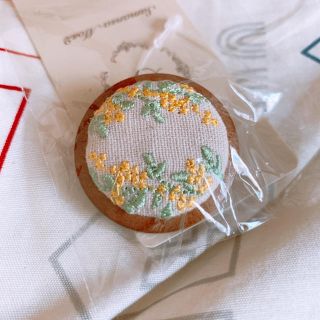 サマンサモスモス(SM2)の刺繍ブローチ(ブローチ/コサージュ)