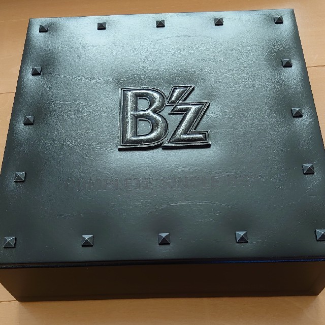 B'z　COMPLETE SINGLE BOX