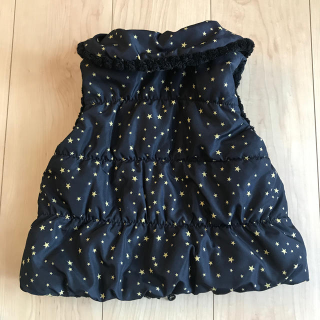 mia mail(ミアメール)のmia mail / 襟付き中綿ベスト　星柄　サイズ95 キッズ/ベビー/マタニティのキッズ服女の子用(90cm~)(ジャケット/上着)の商品写真