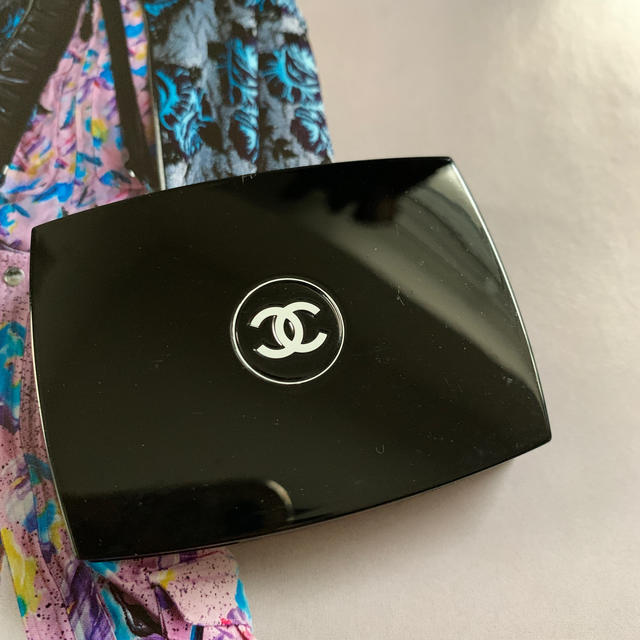 CHANEL(シャネル)のシャネル　アイシャドウ　ブルー コスメ/美容のベースメイク/化粧品(アイシャドウ)の商品写真