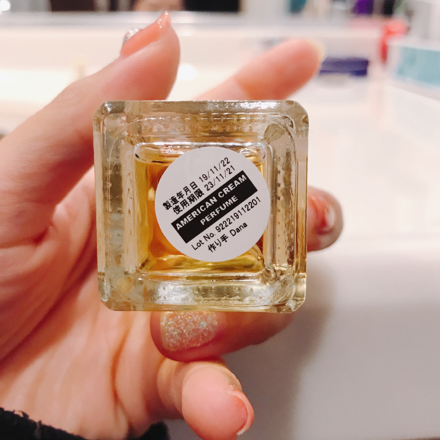 LUSH(ラッシュ)のアメリカンクリーム　パヒューム　30ミリ コスメ/美容の香水(香水(女性用))の商品写真