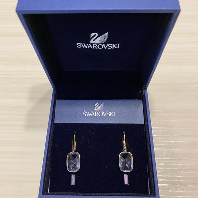 SWAROVSKI(スワロフスキー)のSWAROVSKI スワロフスキーピアス レディースのアクセサリー(ピアス)の商品写真