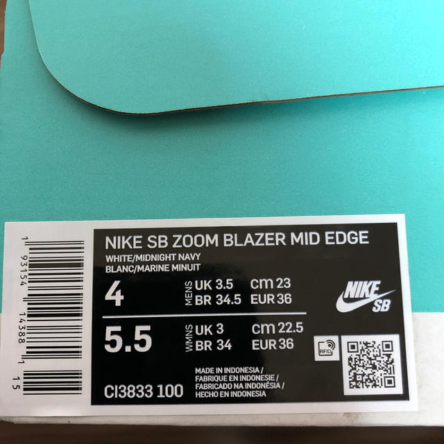 NIKE(ナイキ)の23cm NIKE SB ZOOM BLAZER MID EDGE 白 ネイビー レディースの靴/シューズ(スニーカー)の商品写真