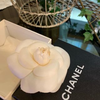 シャネル(CHANEL)のCHANEL  カメリアプローチ(ブローチ/コサージュ)