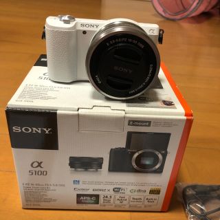 ソニー(SONY)のsony α5100 レンズキット 値下げ中！(ミラーレス一眼)