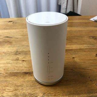 エーユー(au)のスピードwifi home L01s(PC周辺機器)