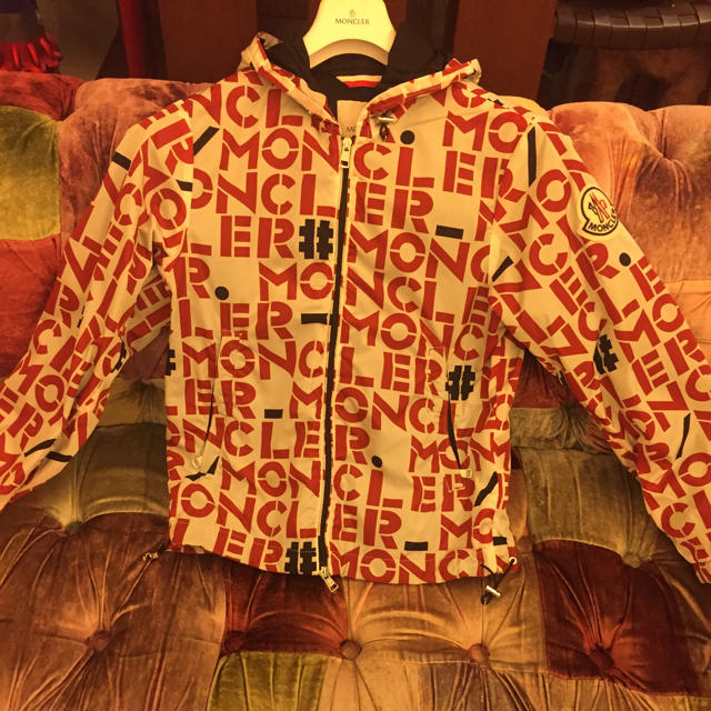 MONCLER(モンクレール)のモンクレール DORFMAN メンズのトップス(パーカー)の商品写真