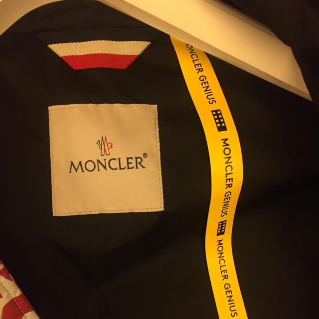 MONCLER(モンクレール)のモンクレール DORFMAN メンズのトップス(パーカー)の商品写真