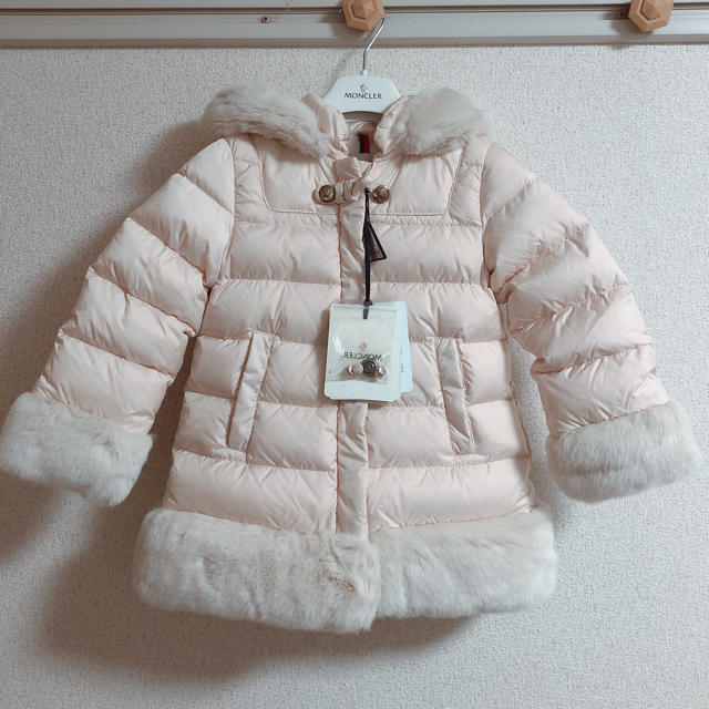 moncler キッズ　新品未使用　女の子 ダウンジャケット　TG3A