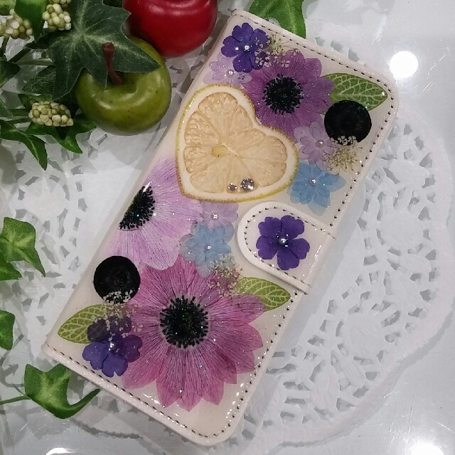 ☆[S34] 押し花 & 押しフルーツのスマホケース☆ ハンドメイドのスマホケース/アクセサリー(スマホケース)の商品写真