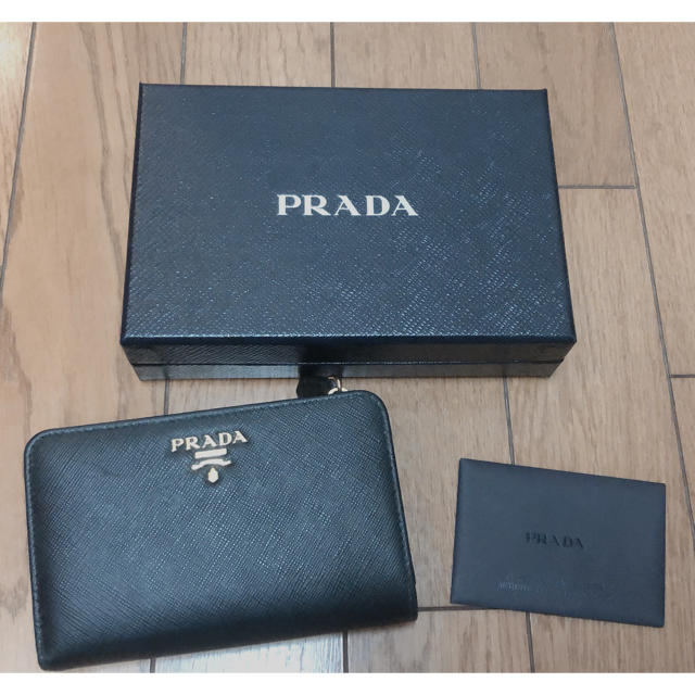 PRADA 財布