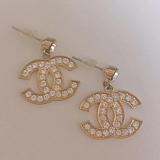 ピアス(ピアス)