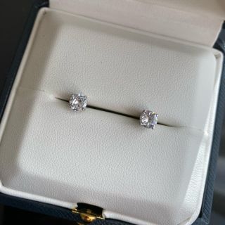 フォクシー(FOXEY)の最高級人工ダイヤモンド　sona    diamond 1ct ピアス(ピアス)