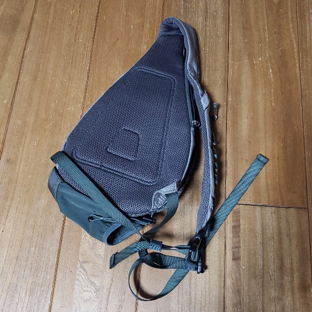 patagonia　パタゴニア 　ステルス　アトム　7ℓ　スリングバッグ