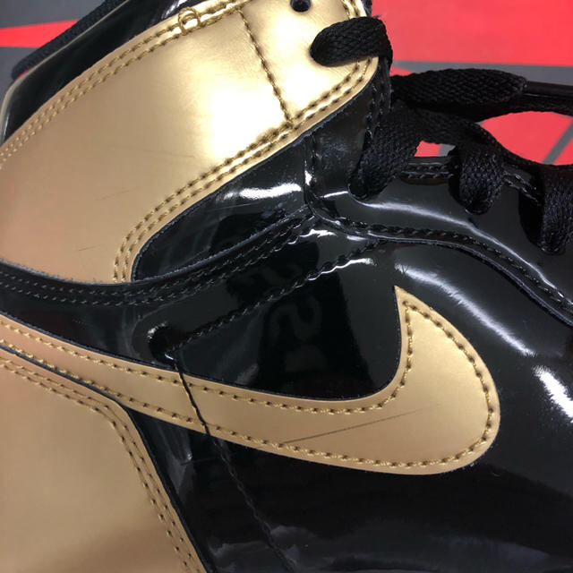 NIKE(ナイキ)のNIKE AIR JORDAN 1 RETRO HIGH OG GOLD TOE メンズの靴/シューズ(スニーカー)の商品写真