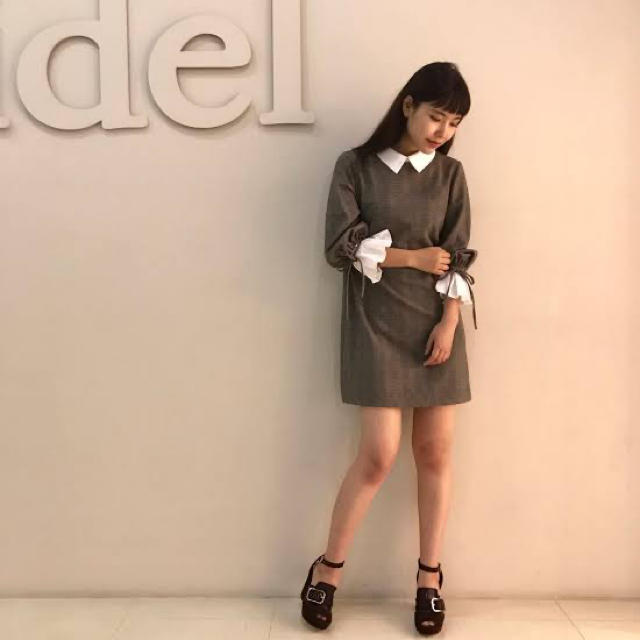 SNIDEL(スナイデル)のゆうこす着用　SNIDEL ホワイトカラーワンピース レディースのワンピース(ミニワンピース)の商品写真