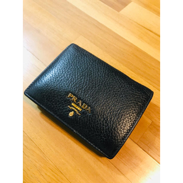 PRADA  二つ折り　財布　黒