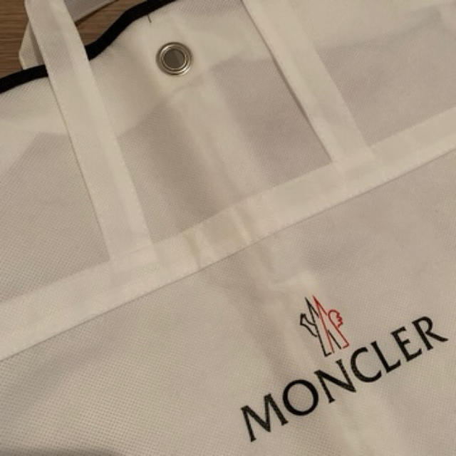 MONCLER(モンクレール)のMONCLER ブランドショップ袋　スーツ袋 レディースのバッグ(ショップ袋)の商品写真