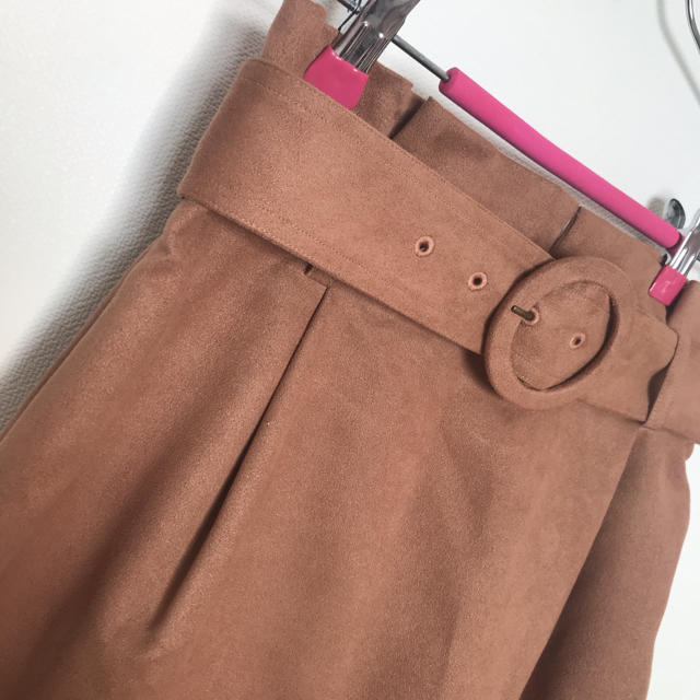 12Twelve Agenda(トゥエルブアジェンダ)のブラウン ベルトスカート レディースのスカート(ひざ丈スカート)の商品写真
