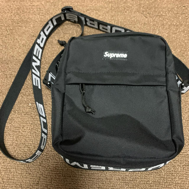supreme ショルダーバッグ ss フリマアプリ ラクマ