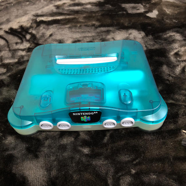 NINTENDO 64(ニンテンドウ64)の任天堂６４スケルトン エンタメ/ホビーのゲームソフト/ゲーム機本体(家庭用ゲーム機本体)の商品写真