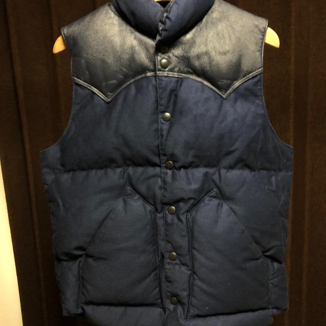 Rocky Mountain Featherbed(ロッキーマウンテンフェザーベッド)のRocky Montain Featherbed ダウンベスト 38 メンズのジャケット/アウター(ダウンベスト)の商品写真