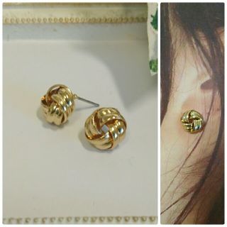 渦巻きゴールドのポイントピアス♡(ピアス)