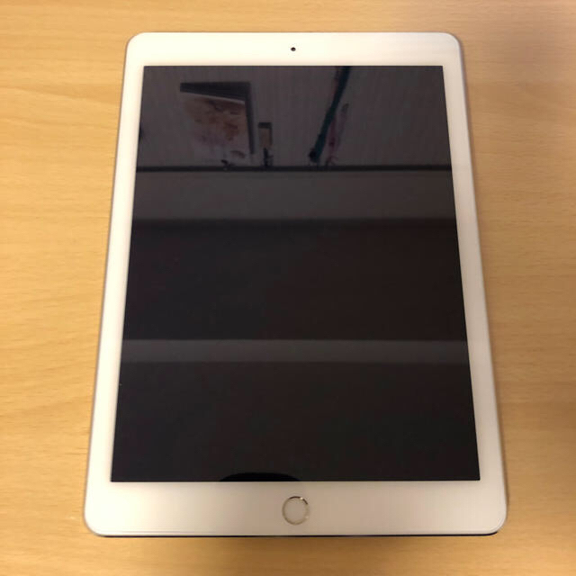 iPad Air2 docomo cellular 版　64GB シルバー