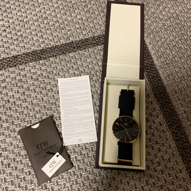 Daniel Wellington(ダニエルウェリントン)のDaniel Wellington ブラック×ピンクゴールド　腕時計 メンズの時計(腕時計(アナログ))の商品写真