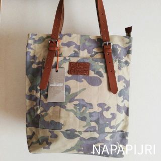 ナパピリ(NAPAPIJRI)のNAPAPIJRI 　カモフラトートバッグ　新品(トートバッグ)