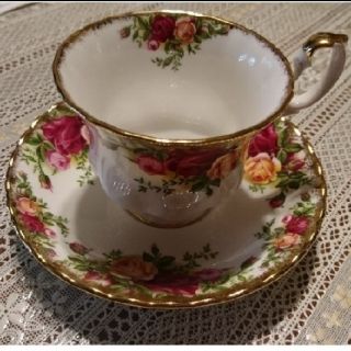 ロイヤルアルバート(ROYAL ALBERT)のめるもさん専用 ROYAL ALBERT ティーカップ&ソーサー 2客 (グラス/カップ)