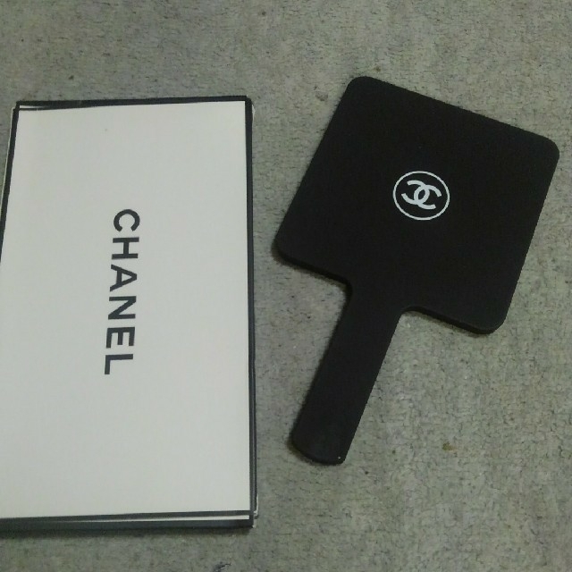 CHANEL - シャネル 手鏡 ブラックの通販 by Poo's shop｜シャネルならラクマ