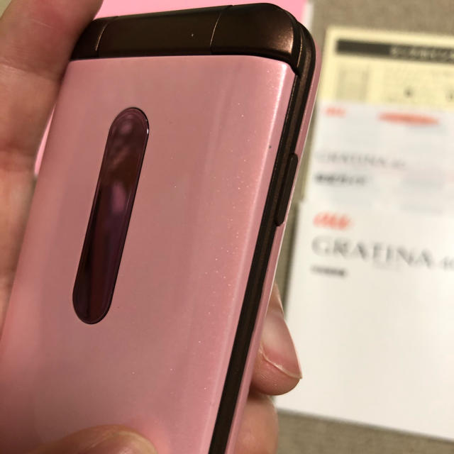 京セラ(キョウセラ)のGRATINA 4G KYV31 ピンク スマホ/家電/カメラのスマートフォン/携帯電話(携帯電話本体)の商品写真