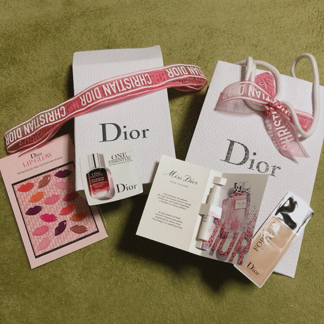 最高の品質の Christian Dior - クリスチャンディオール Diorショップ袋&サンプル3点&リップ型シール 香水(女性用)