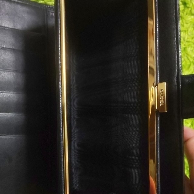 CHANEL キャビアスキン財布 CHANEL キャビアスキン財布