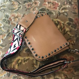 ヴァレンティノ(VALENTINO)のVALENTINO studs shoulder bag.(ショルダーバッグ)