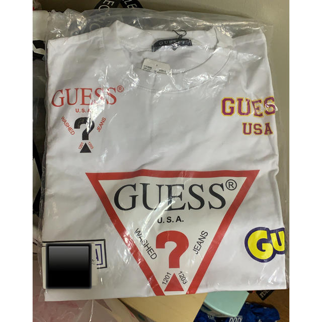 GUESS(ゲス)のguess  Tシャツ レディースのトップス(Tシャツ(半袖/袖なし))の商品写真