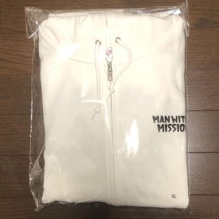 マンウィズアミッション(MAN WITH A MISSION)のMAN WITH A  MISSION パーカー　XLサイズ　白(ミュージシャン)