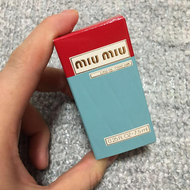 miumiu(ミュウミュウ)の新品 MiuMiu 香水 7.5ml コスメ/美容の香水(香水(女性用))の商品写真