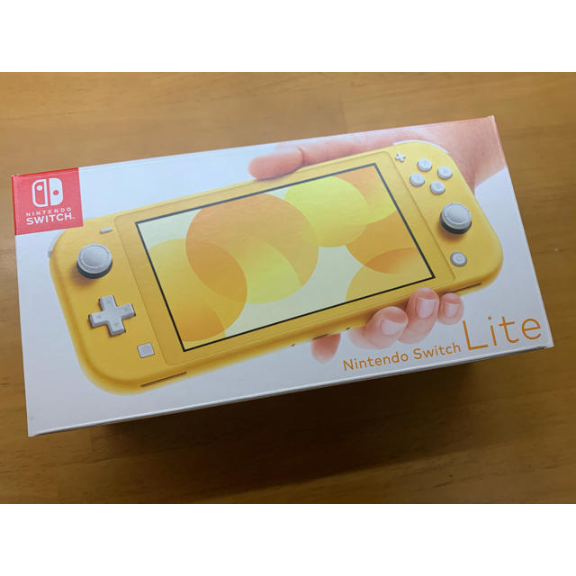 携帯用ゲーム機本体任天堂　switch lite