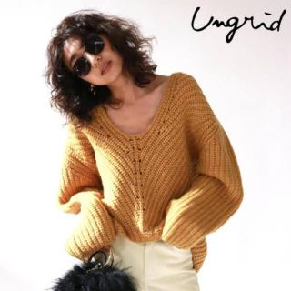 アングリッド(Ungrid)のバックボリュームVネックニット(ニット/セーター)