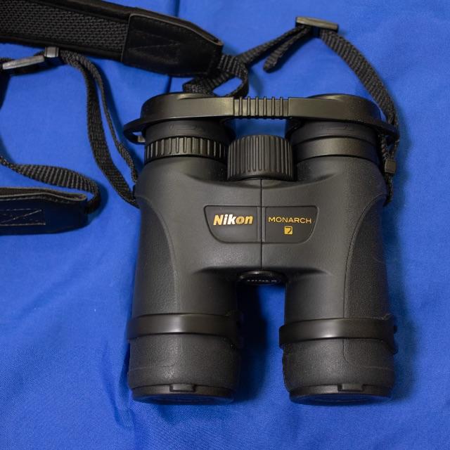 Nikon(ニコン)のニコン双眼鏡 モナーク7 MONARCH 7 8x42 三脚アダプターセット スポーツ/アウトドアのスポーツ/アウトドア その他(その他)の商品写真