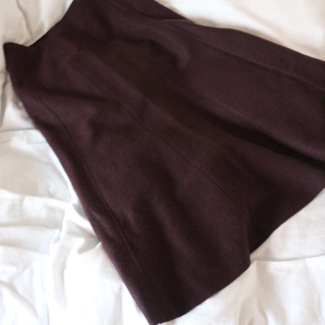 Noble(ノーブル)のボルドー　すてきなスカート レディースのスカート(ひざ丈スカート)の商品写真