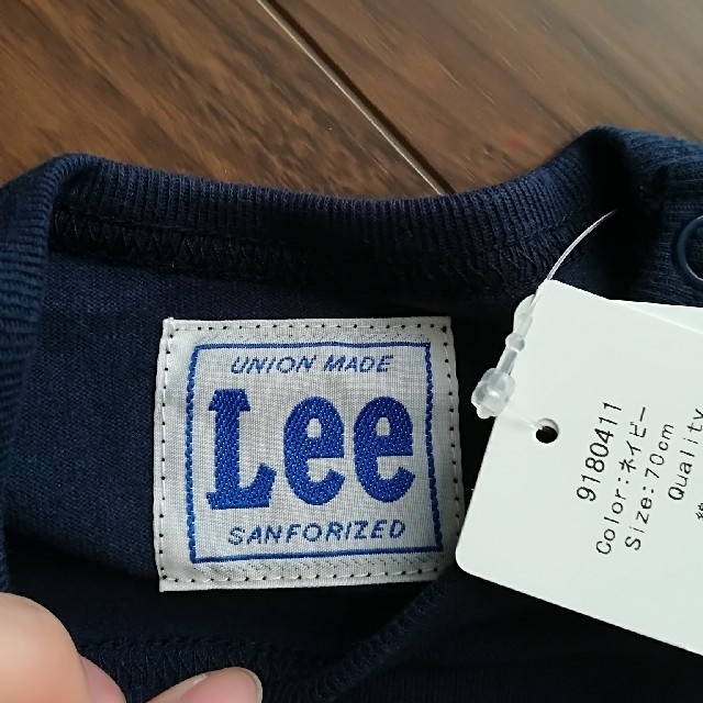 Lee(リー)の新品✩.*˚70センチ Lee ビッグロゴロンパース ネイビー キッズ/ベビー/マタニティのベビー服(~85cm)(ロンパース)の商品写真