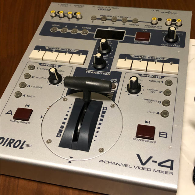 好評高評価 Roland ビデオミキサー VJ機材の通販 by D & S|ローランドならラクマ - ローランド ROLAND EDIROL V-4 人気SALEお得