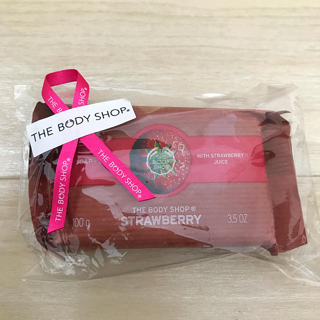 THE BODY SHOP(ザボディショップ)のTHE BODY SHOP ソープストロベリー コスメ/美容のボディケア(ボディソープ/石鹸)の商品写真